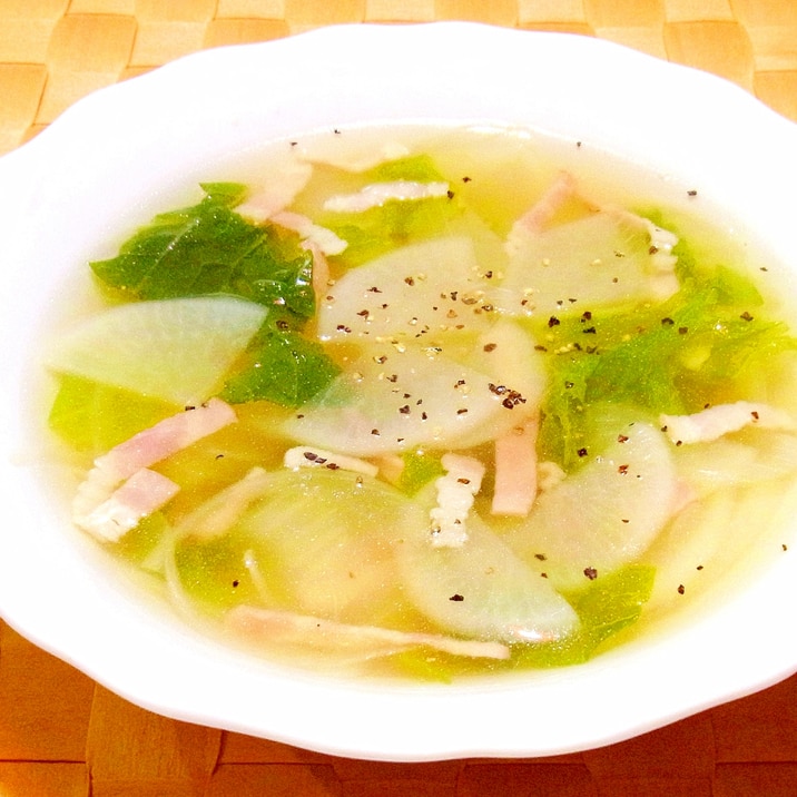 大根と白菜とベーコンのスープ